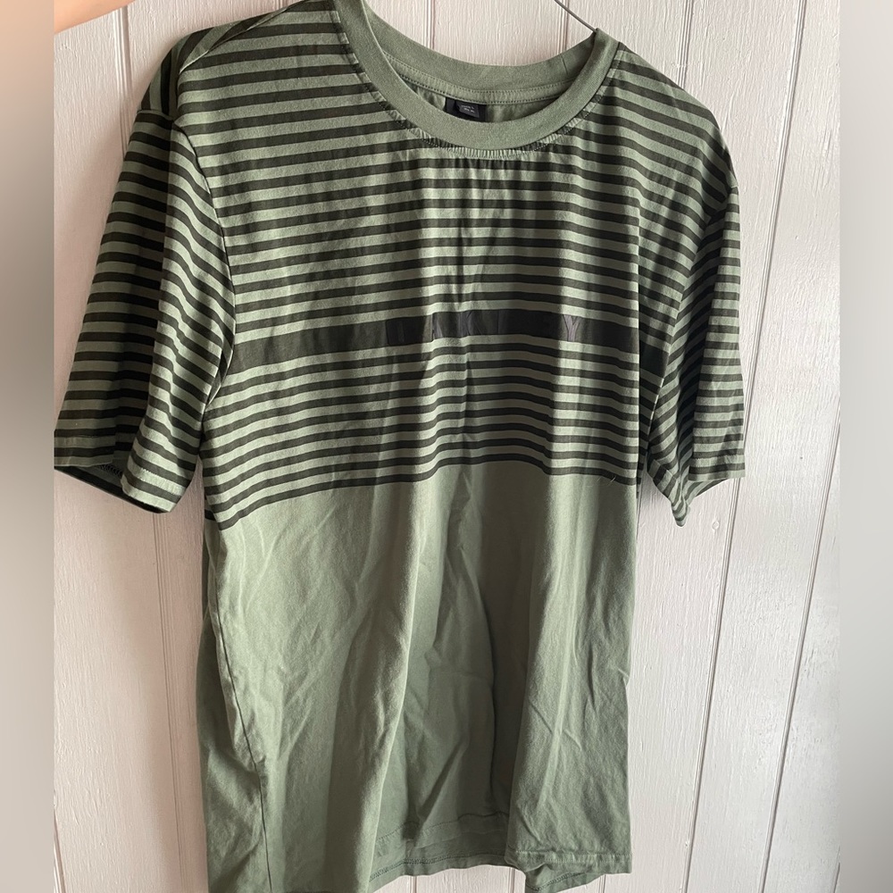 Oakley t-shirt